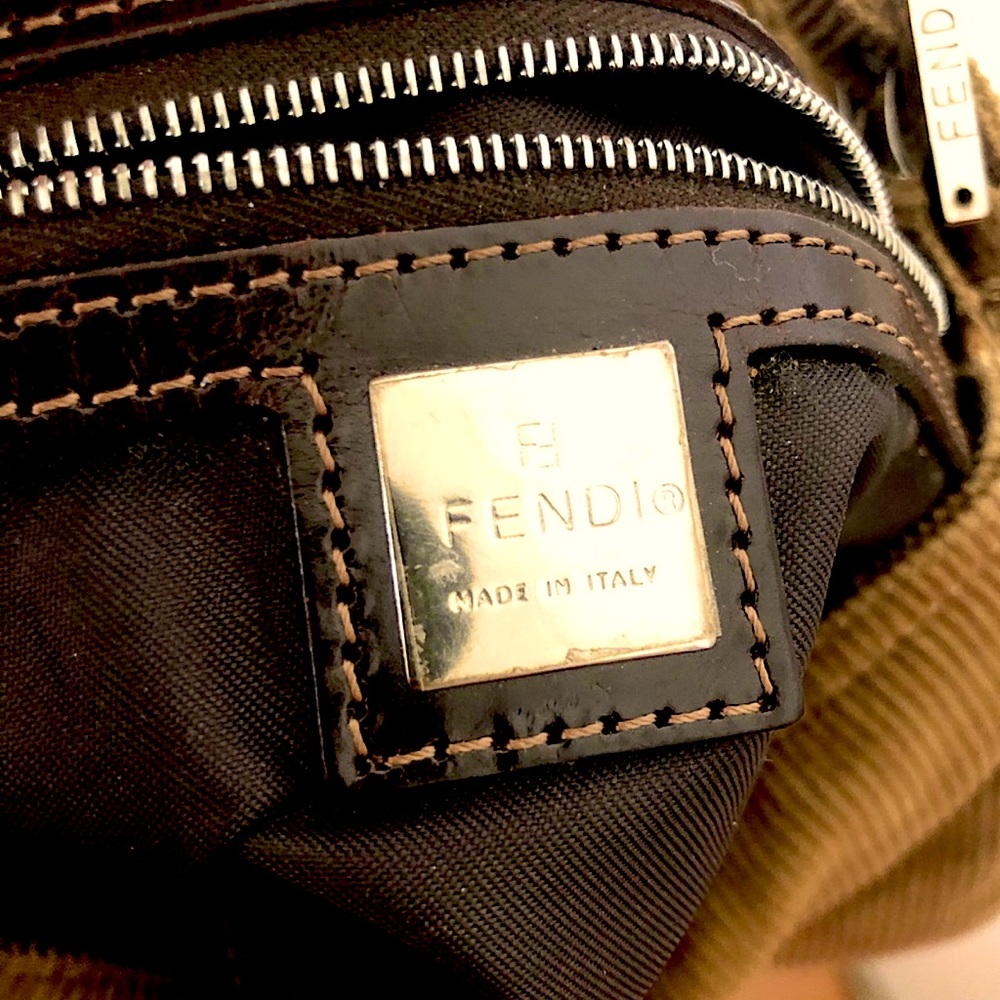 👜 Vintage Fendi's Baguette: The most sought-after handbag🤩 - Picture 4 of 10